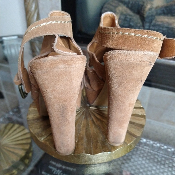 Steve Madden P-Ricki Tan 5" Heel block strappy - Picture 4 of 9